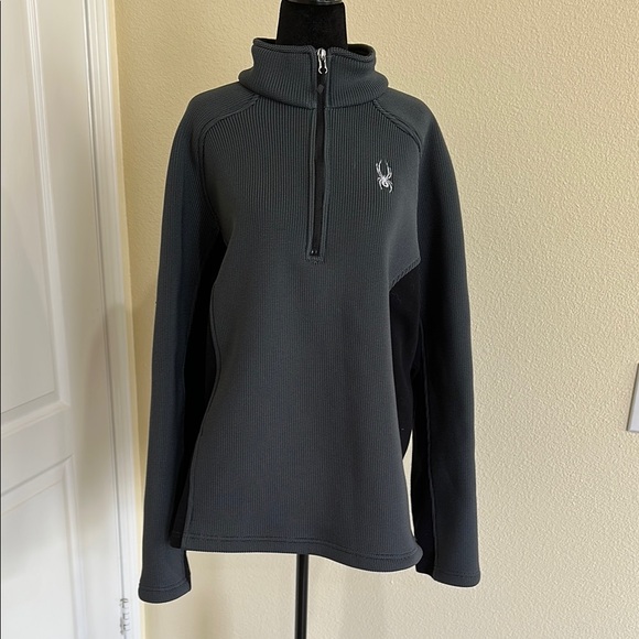 Spyder Men's dark gray and Black Half Zip Sweater. Very thick. Size XL/TG